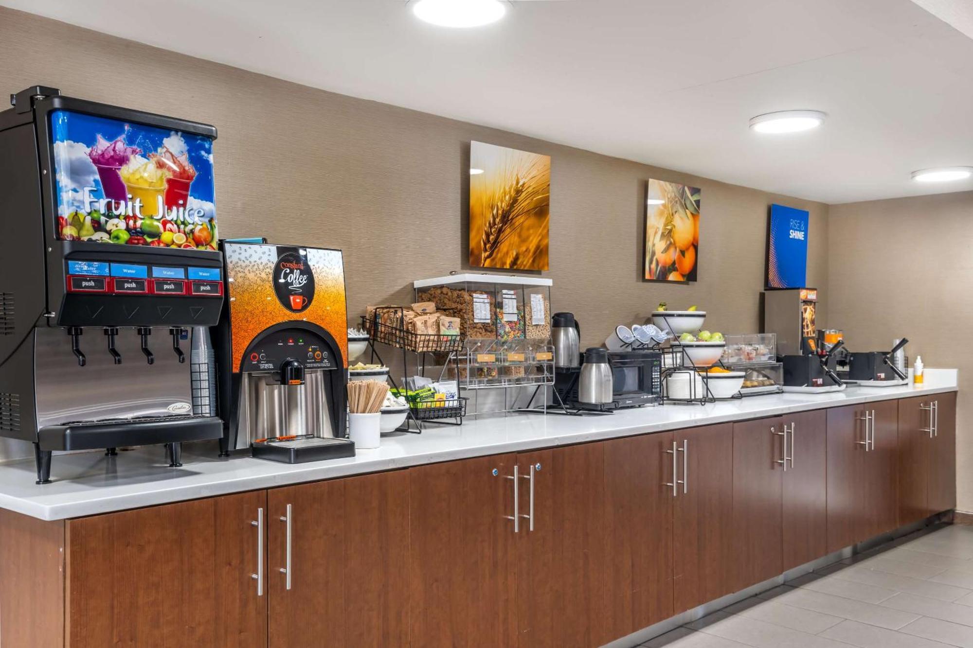 Comfort Inn Charlotte Airport Uptown Exterior foto