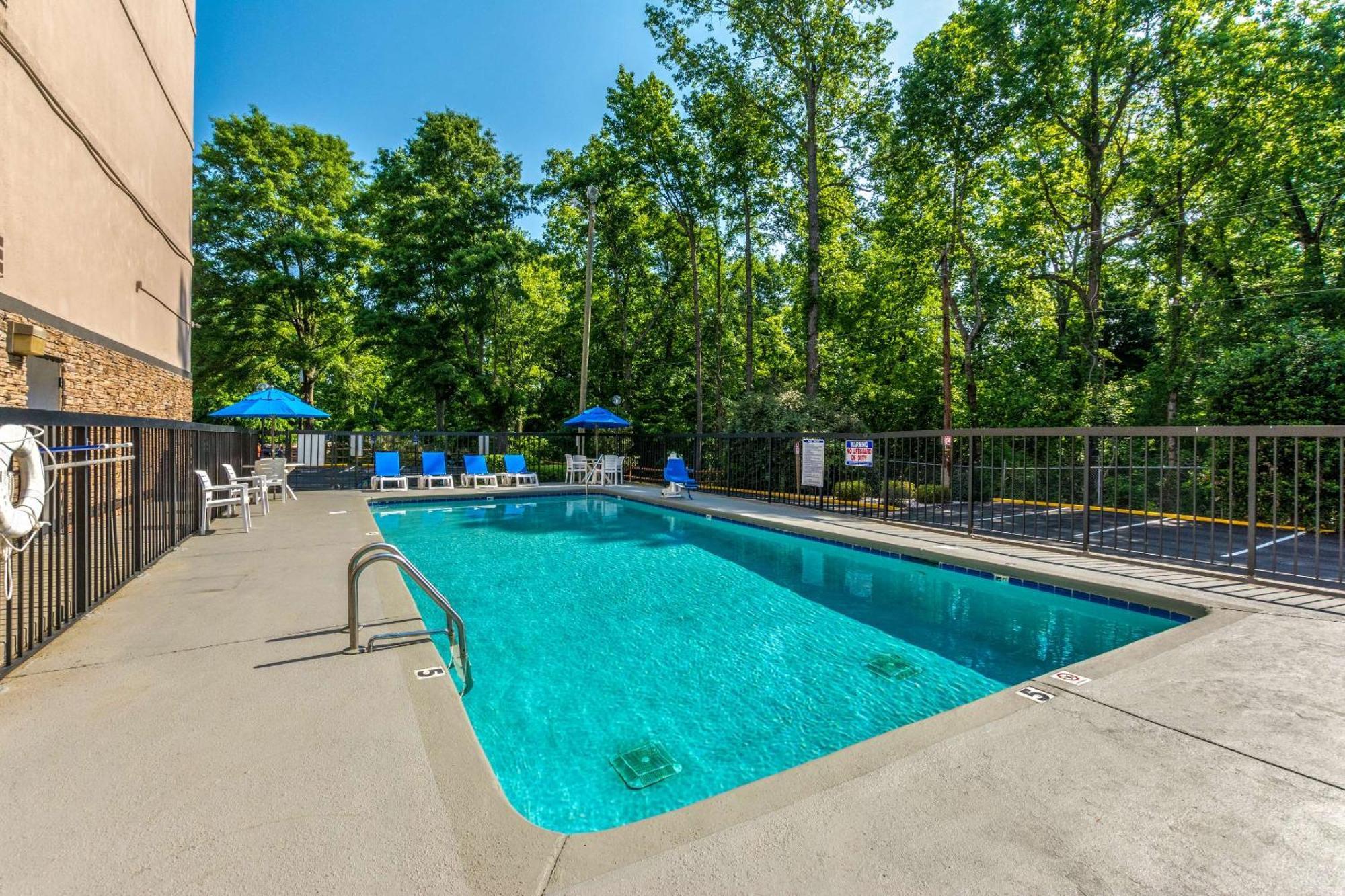 Comfort Inn Charlotte Airport Uptown Exterior foto