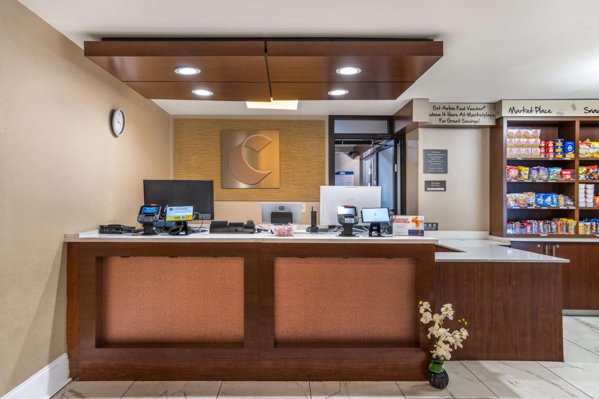 Comfort Inn Charlotte Airport Uptown Exterior foto